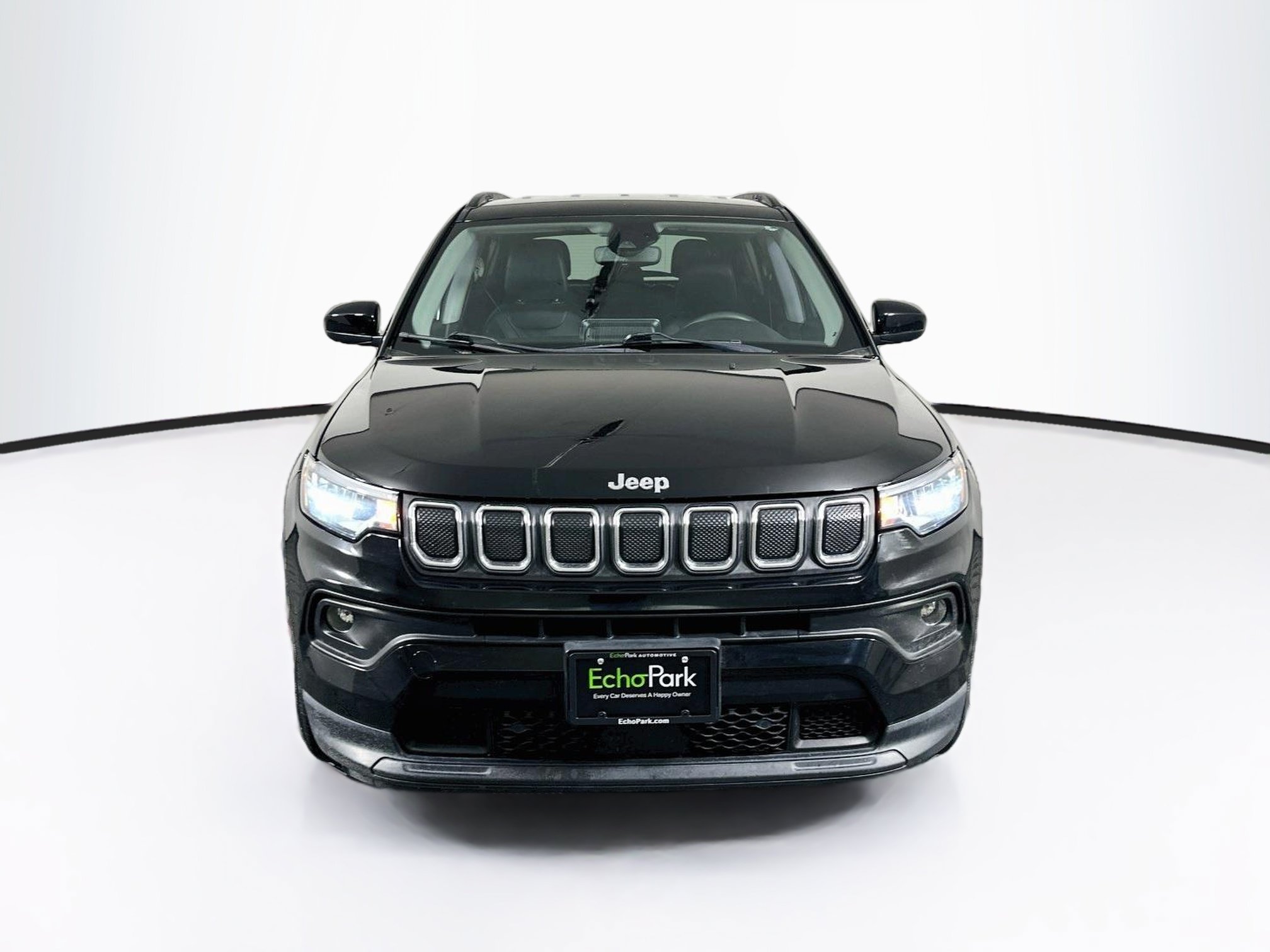 Used 2022 Jeep Compass Latitude FWD image 2