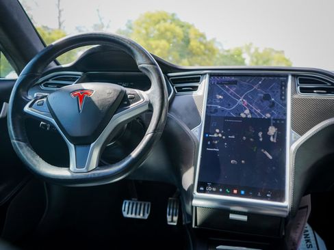 Used 2017 Tesla Model S 90D image 9