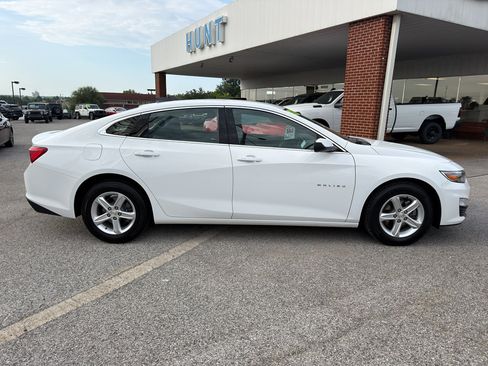 Used 2024 Chevrolet Malibu LS w/ Driver Confidence Package FWD image 4