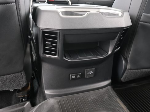 Used 2024 Toyota Tundra Limited AWD/4WD image 37