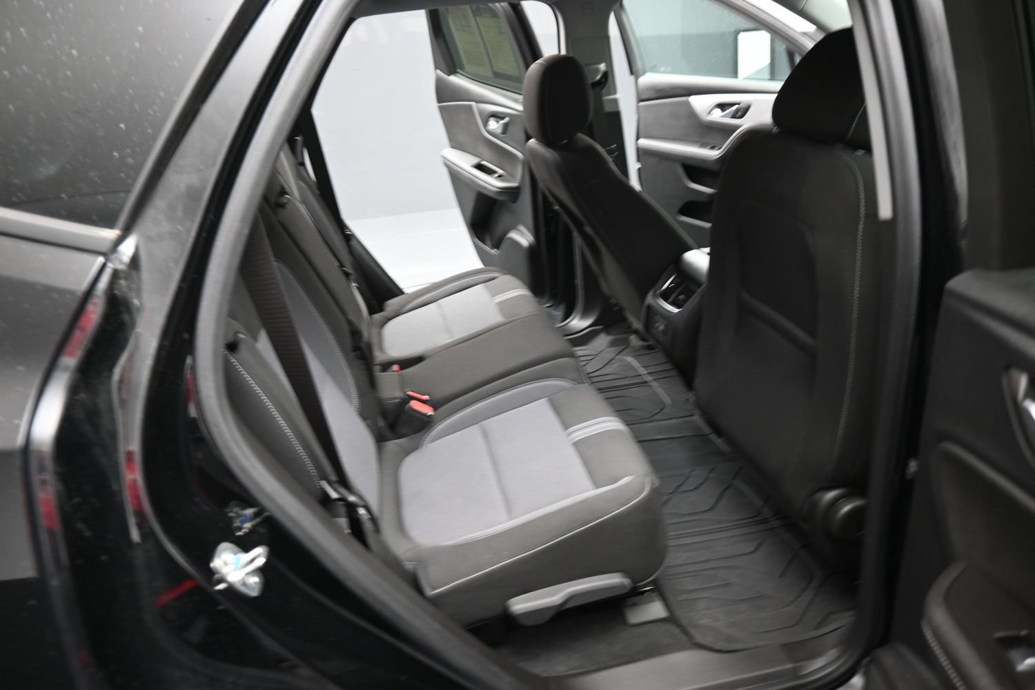 Used 2025 Chevrolet Blazer LT w/ Convenience Package FWD image 19