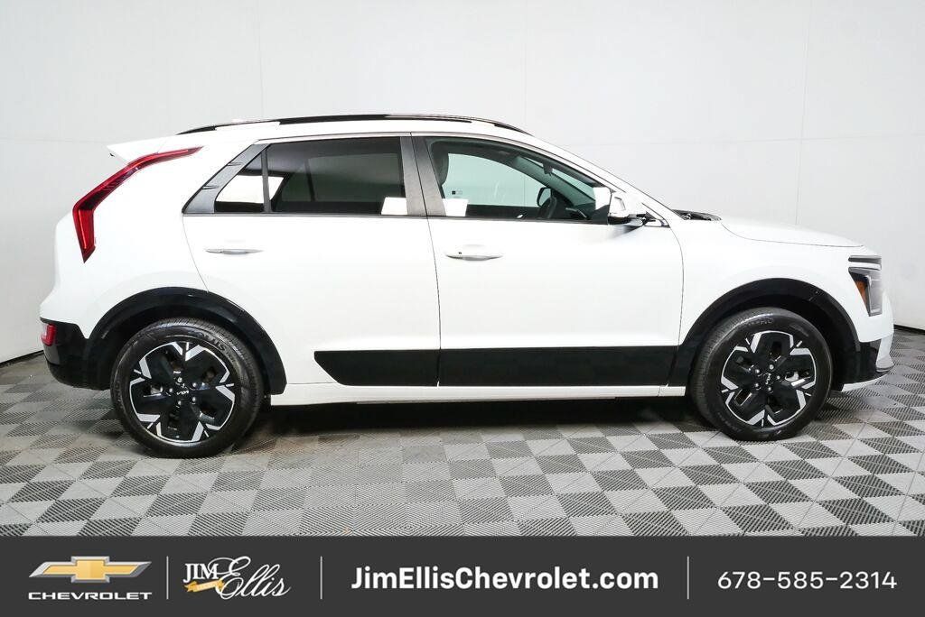 Used 2023 Kia Niro Wind w/ Wind Preserve Package FWD image 2
