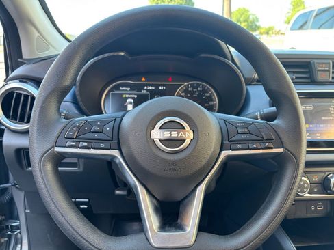 Used 2025 Nissan Versa SV FWD image 25