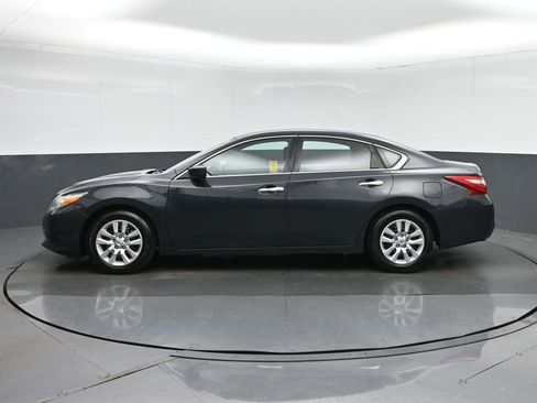 Used 2017 Nissan Altima 2.5 S w/ Power Driver Seat Package image 4