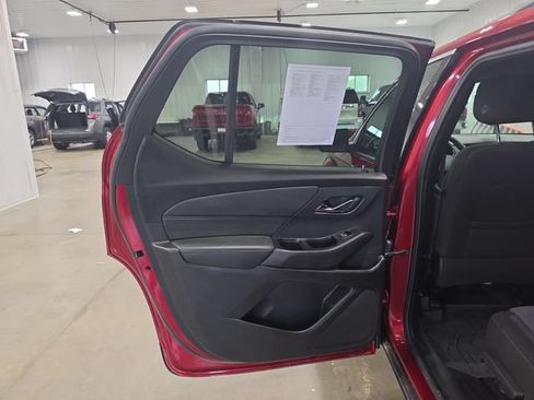 Used 2023 Chevrolet Traverse LT w/ Rear Camera Mirror Package AWD/4WD image 27