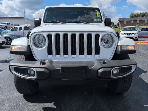 Used 2019 Jeep Wrangler Unlimited Sahara image 3