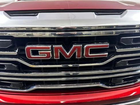 Used 2023 GMC Sierra 1500 SLT w/ SLT Convenience Package image 9