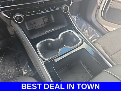 New 2026 Chevrolet Traverse LT w/ Sun and Wheel Package FWD image 26