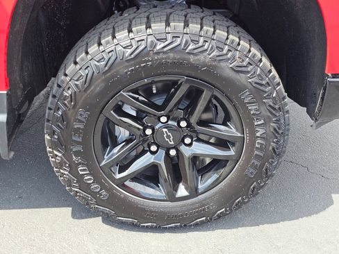 New 2026 Chevrolet Silverado 1500 Custom Trail Boss w/ Dark Appearance Package AWD/4WD image 7