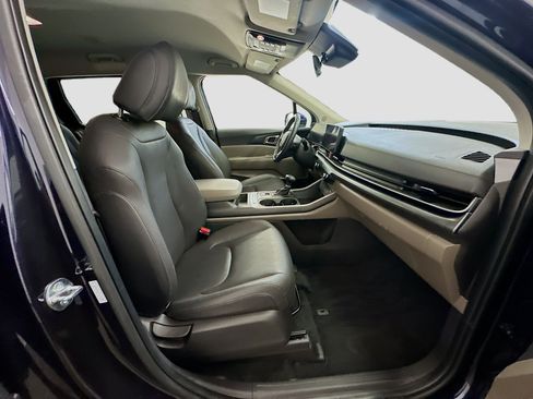 Used 2026 Kia Carnival FWD image 33