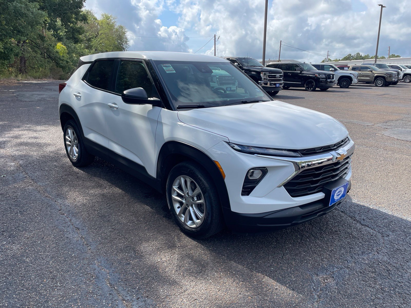 Used 2025 Chevrolet TrailBlazer LS w/ LS Convenience Package FWD image 9