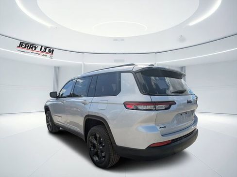 New 2025 Jeep Grand Cherokee L Limited w/ Black Appearance Package image 5