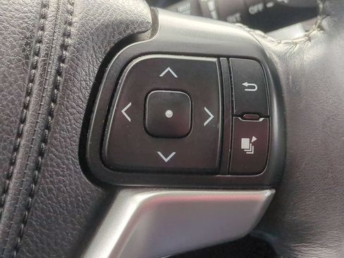 Used 2014 Toyota Highlander Limited AWD/4WD image 16