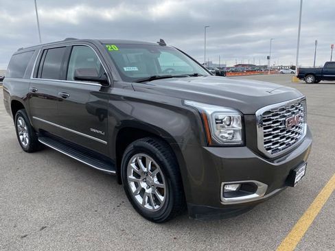 Used 2020 GMC Yukon XL Denali image 4