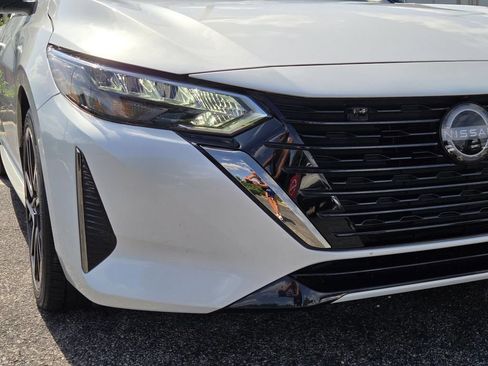 Used 2025 Nissan Sentra SR w/ SR Premium Package FWD image 2