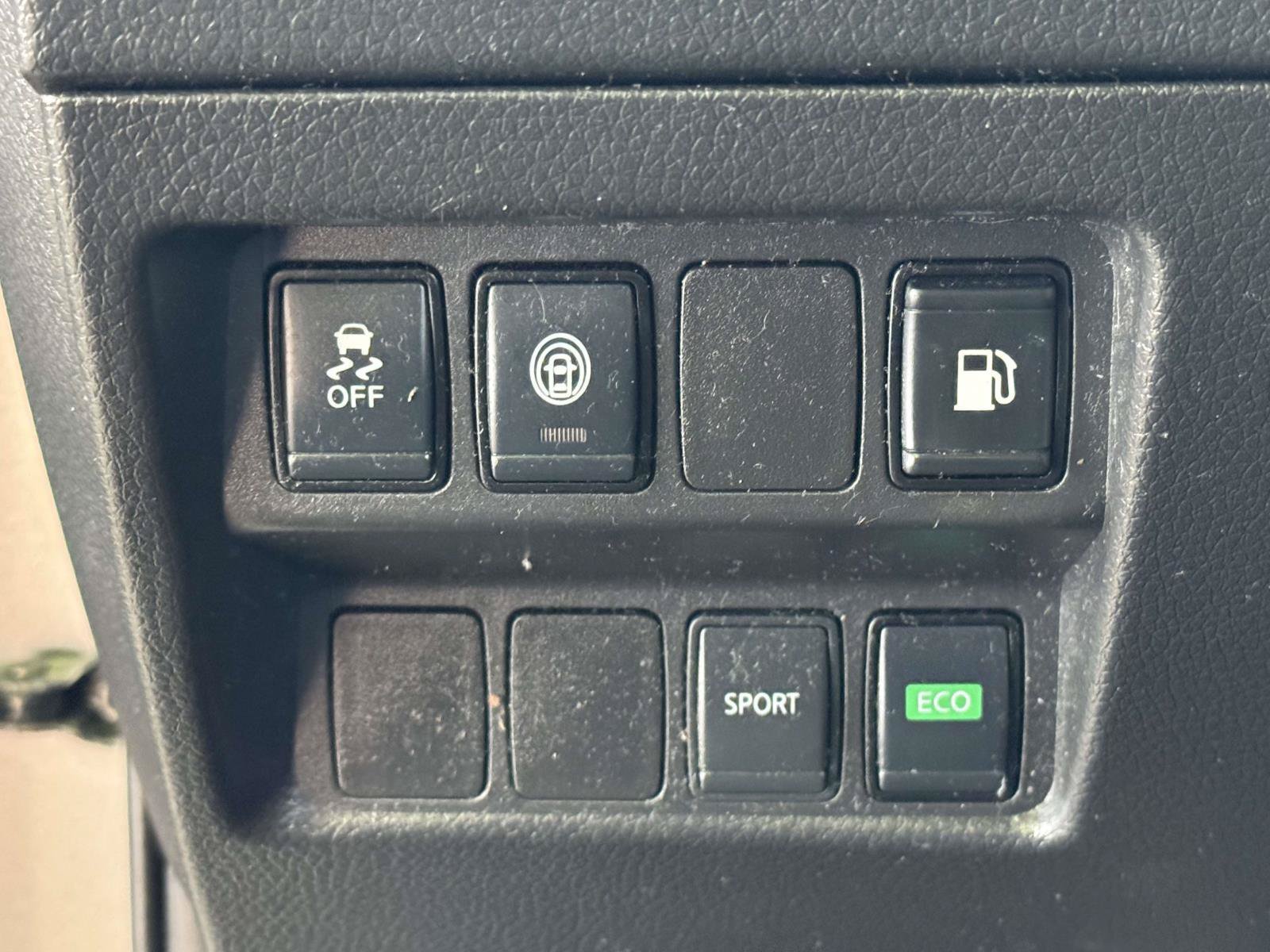 Used 2020 Nissan Rogue S FWD image 15
