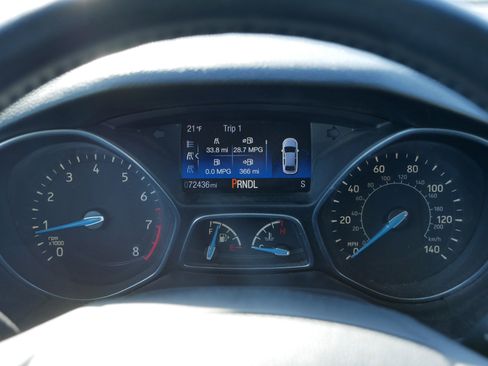 Used 2015 Ford Focus SE w/ SE Cold Weather Package image 21