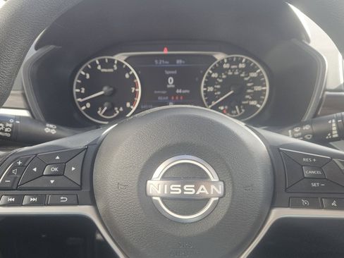 Used 2024 Nissan Altima 2.5 SV FWD image 15