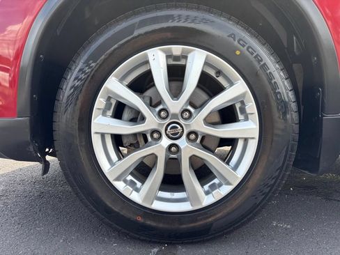 Used 2018 Nissan Rogue SV AWD/4WD image 14