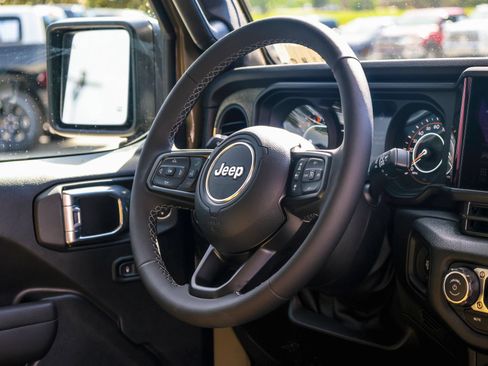 New 2026 Jeep Gladiator Willys AWD/4WD image 12