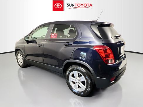 Used 2022 Chevrolet Trax LS w/ Tint and Cruise Package FWD image 6