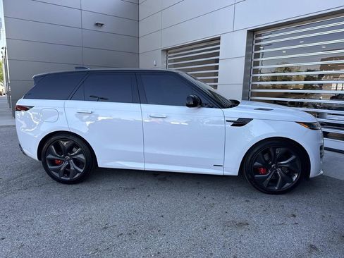 Used 2025 Land Rover Range Rover Sport Autobiography AWD/4WD image 9