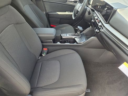 New 2026 Kia Sportage LX image 10