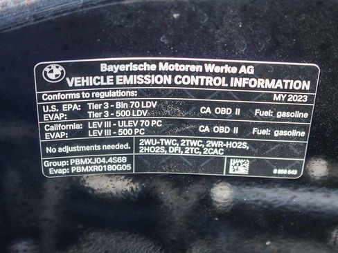 Used 2023 BMW 760i xDrive w/ Luxury Rear Seating Package image 28