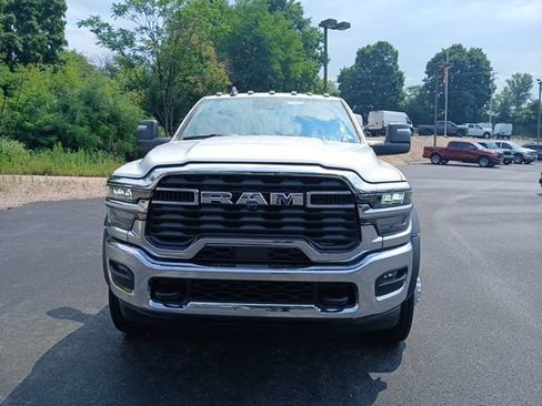New 2026 RAM 5500 Tradesman w/ Chrome Appearance Group AWD/4WD image 9