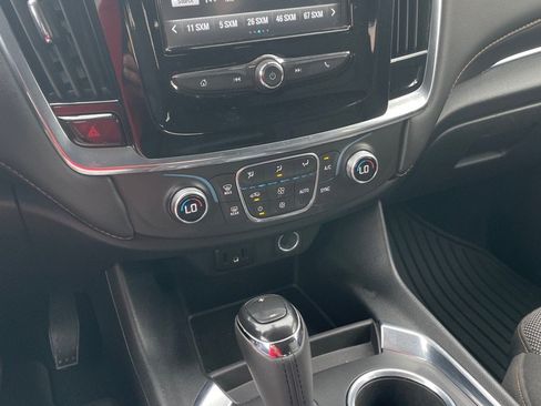 Used 2018 Chevrolet Traverse LT FWD image 14