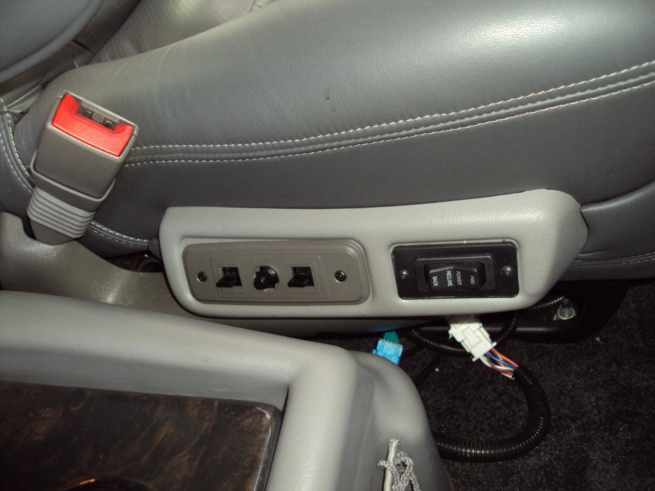 Used 2017 Chevrolet Express 2500 RWD image 31