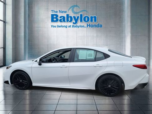 Used 2025 Toyota Camry LE image 2