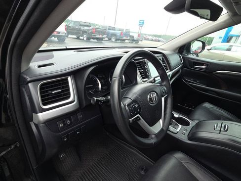 Used 2018 Toyota Highlander Limited AWD/4WD image 14