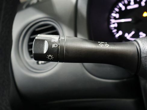 Used 2020 Nissan Pathfinder S image 35