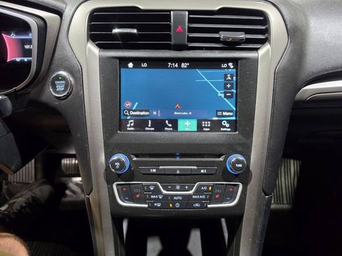 Used 2017 Ford Fusion SE w/ Fusion SE Technology Package FWD image 36