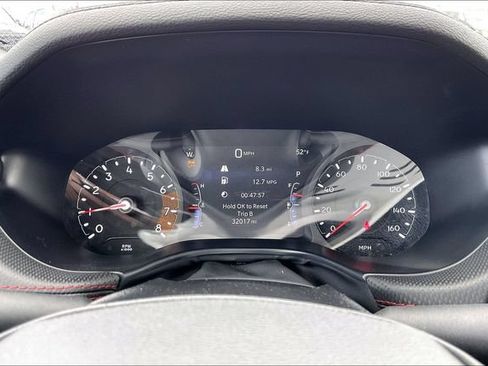 Used 2025 Jeep Compass Trailhawk AWD/4WD image 22