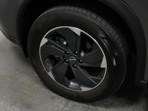 Used 2024 Nissan Rogue SV AWD/4WD image 10