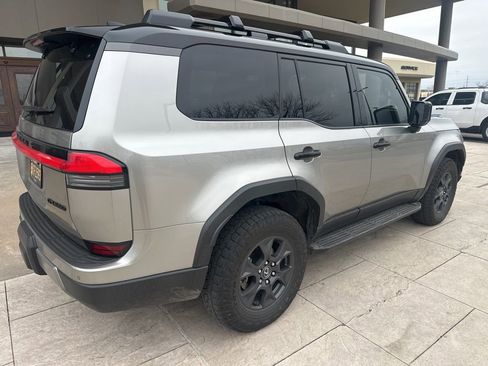 Certified 2024 Lexus GX 550 image 3