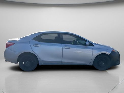 Used 2018 Toyota Corolla L image 3