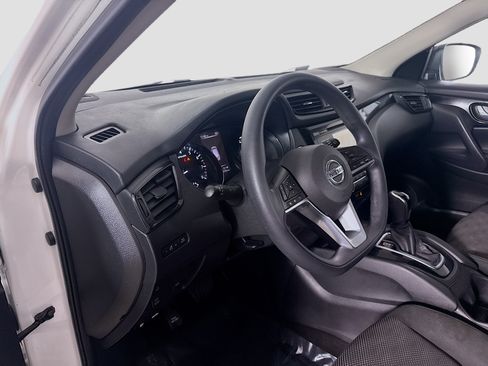 Used 2017 Nissan Rogue Sport SV AWD/4WD image 23