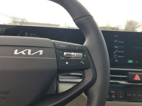 New 2026 Kia Sportage EX w/ EX Panorama Roof Package FWD image 18