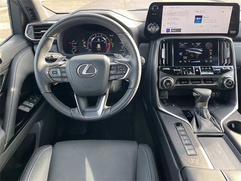 Certified 2024 Lexus LX 600 4WD w/ Appearance Package image 12