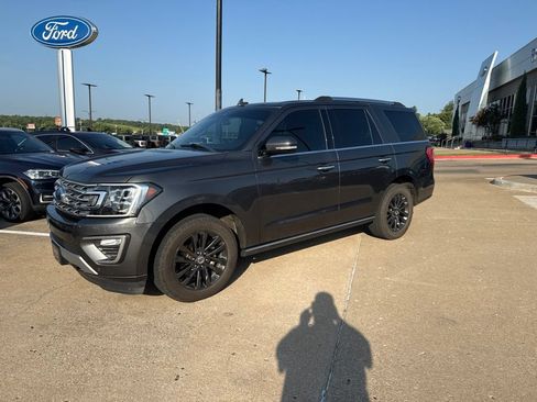 Used 2019 Ford Expedition Limited w/ Equipment Group 301A AWD/4WD image 8