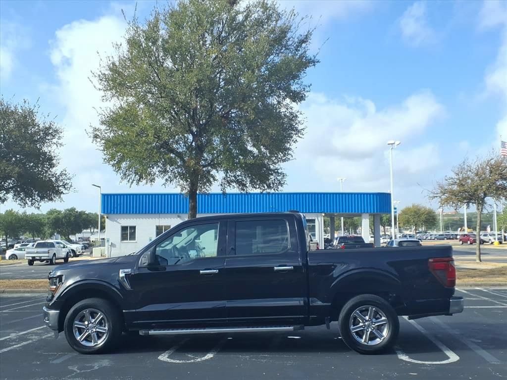 Used 2025 Ford F150 XLT w/ Equipment Group 301A Standard RWD image 9