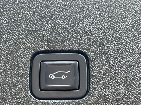 Used 2022 Cadillac XT6 Premium Luxury w/ Technology Package image 27