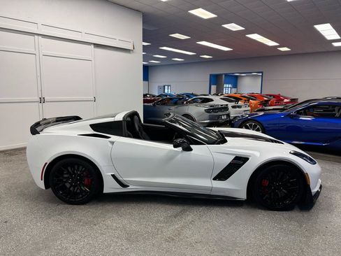 Used 2017 Chevrolet Corvette Z06 w/ Z07 Performance Package RWD image 8