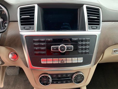 Used 2014 Mercedes-Benz GL 450 4MATIC image 18