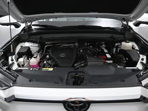 Certified 2024 Toyota Grand Highlander AWD image 40