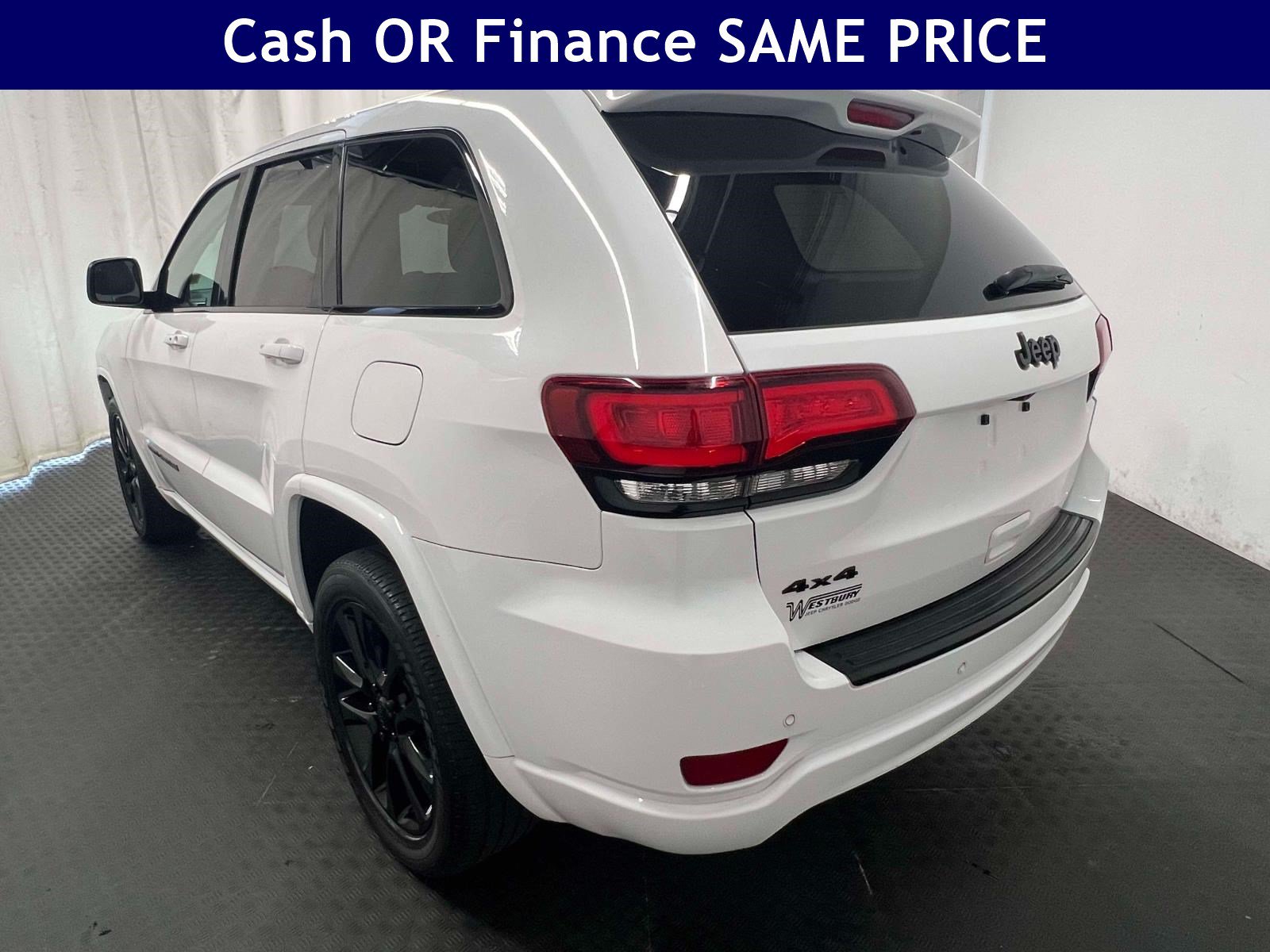 Certified 2020 Jeep Grand Cherokee Altitude AWD/4WD image 11