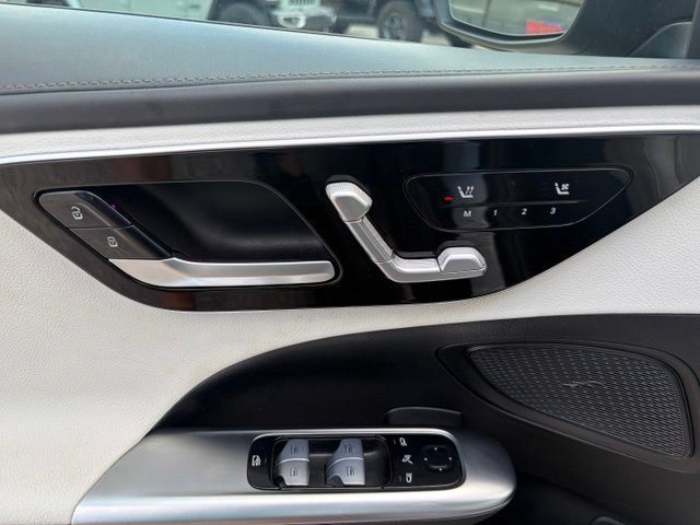 Used 2022 Mercedes-Benz C 300 Sedan image 16
